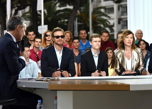 Le Grand journal à Cannes : Simon Baker, Miranda Kerr et 1 million de Français