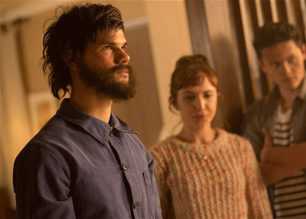 Taylor Lautner (Twilight) de retour dans la saison 3 de Cuckoo Taylor Lautner (Twilight) de retour dans la saison 3 de Cuckoo