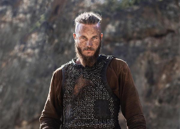 Travis Fimmel (Vikings) : « Dans la saison 3, Ragnar aura vraiment du mal à gérer sa colère » Travis Fimmel (Vikings) : « Dans la saison 3, Ragnar aura vraiment du mal à gérer sa colère »