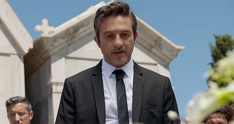 Demain nous appartient (spoiler) : l’enterrement de Lola, le meurtre qui fait trembler Sète Demain nous appartient (spoiler) : l’enterrement de Lola, le meurtre qui fait trembler Sète
