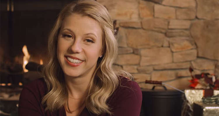 A la recherche du Père Noël (TF1) : Jodie Sweetin (La fête à la maison, 20 ans après) sous le charme d’Eric Winter (Good doctor)