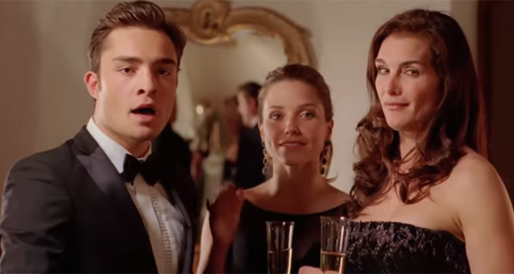 Chalet Girl (M6) : Sophia Bush (Les Frères Scott, Chicago PD) et Ed Westwick (Gossip Girl) menacés par Felicity Jones