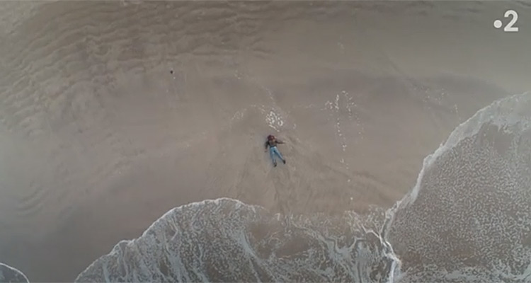 Un si grand spoiler (spoiler) : qui est la femme retrouvée morte sur la plage ?