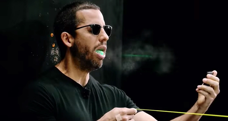 Qui est David Blaine, l’incroyable magicien des stars ? (TFX)