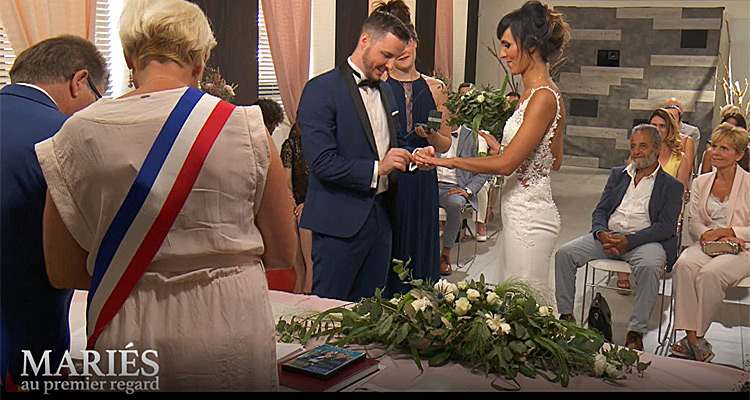 Mariés au premier regard (saison 4, M6) : Mélodie gênée, Adrien heureux du mariage, une rupture déjà envisagée ? Mariés au premier regard (saison 4, M6) : Mélodie gênée, Adrien heureux du mariage, une rupture déjà envisagée ?