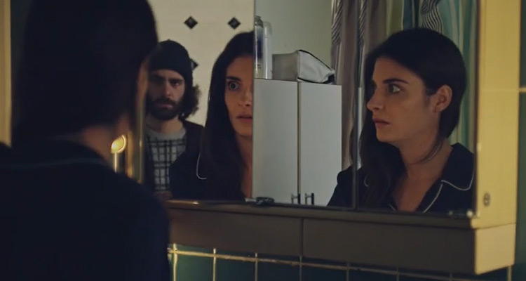 Plus belle la vie (spoiler) : Sabrina dévoile son lourd passé, Nebout et Babeth apprennent la grossesse d’Emilie Plus belle la vie (spoiler) : Sabrina dévoile son lourd passé, Nebout et Babeth apprennent la grossesse d’Emilie