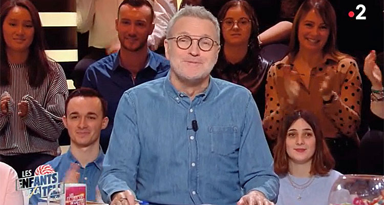 Audiences TV Access (dimanche 2 février 2020) : Laurent Ruquier et Les Enfants de la télé en forte hausse, le CFC, Kaamelott et Super Nanny sur la pente ascendante