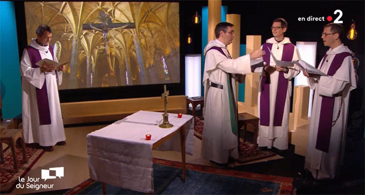 Le Jour du Seigneur (Audiences TV) : la Messe de Frère Thierry Hubert devant Téléfoot (TF1) et Turbo (M6)