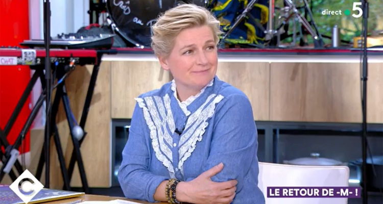 C à vous et Anne-Elisabeth Lemoine arrêtées, France 5 perd plus de la moitié de son public