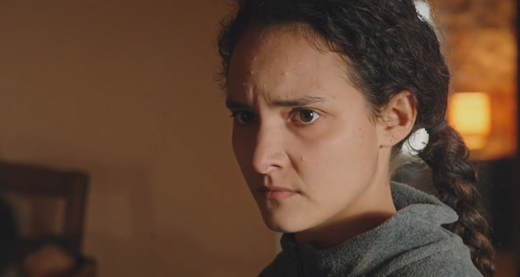 Plus belle la vie (spoiler) : Victoire et Camille face à la mort, Barbara et Sophie perdent tout, semaine catastrophe sur France 3 Plus belle la vie (spoiler) : Victoire et Camille face à la mort, Barbara et Sophie perdent tout, semaine catastrophe sur France 3