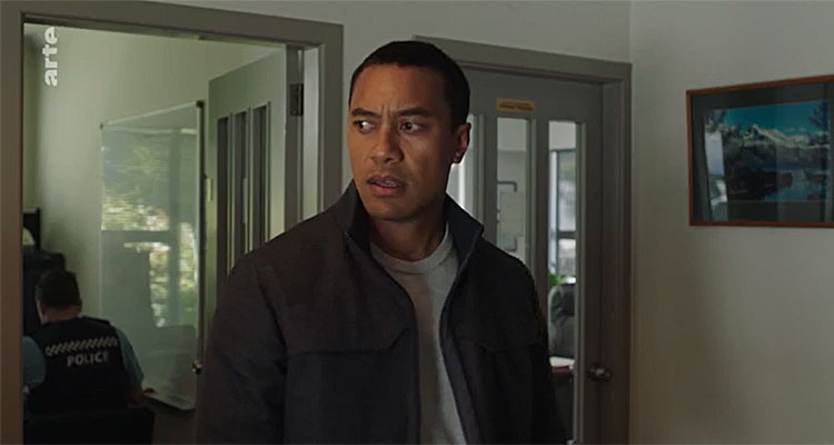 One Lane Bridge (Arte) : une saison 2 prévue pour la série de Dominic Ona-Ariki et Alison Bruce ? One Lane Bridge (Arte) : une saison 2 prévue pour la série de Dominic Ona-Ariki et Alison Bruce ?