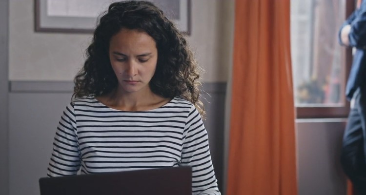 Plus belle la vie (spoiler) : le suicide de Camille, le cadavre d’Abdel recherché, semaine mortelle sur France 3 Plus belle la vie (spoiler) : le suicide de Camille, le cadavre d’Abdel recherché, semaine mortelle sur France 3