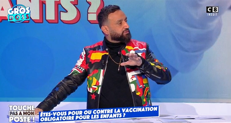 Touche pas à mon poste : Valérie Bénaïm refuse de se déshabiller pour Cyril Hanouna, C8 cède du terrain