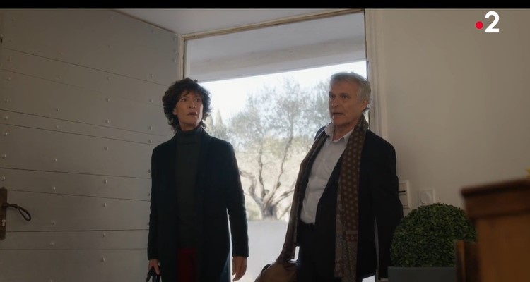 Un si grand soleil (spoiler) : Jennifer cache-t-elle un secret comme le prétend Elisabeth ? Un si grand soleil (spoiler) : Jennifer cache-t-elle un secret comme le prétend Elisabeth ?