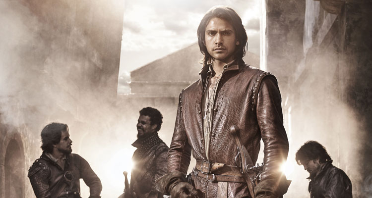 Luke Pasqualino (The Musketeers) : « D’Artganan est le personnage le plus impulsif et romantique de la série »