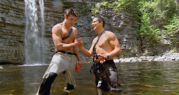 Zac Efron et Channing Tatum lâchés en pleine nature avec Bear Grylls