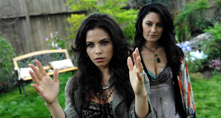 Witches of East End : Joanna s’installe l’après midi sur M6