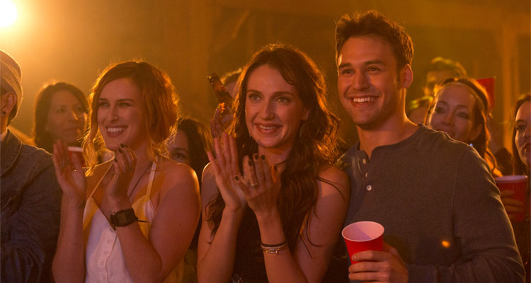 Retour à Woodstock (M6) : Allison Miller (Go On, Terra Nova) sous le charme de James Wolk (Zoo) ? 