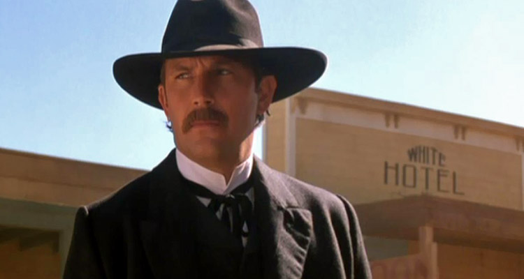 Wyatt Earp : Kevin Costner conserve son public sur la longueur Wyatt Earp : Kevin Costner conserve son public sur la longueur