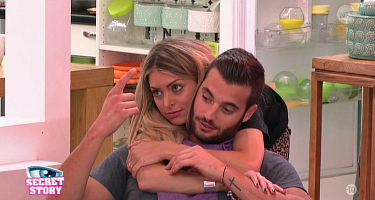 Secret Story : Emilie protégée par les anciens, Loïc se rapproche de Julie