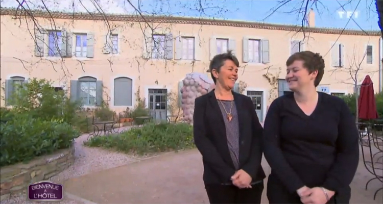 Bienvenue à l’hôtel : Christine et Pauline mettent en compétition leur hôtel La Marbrerie