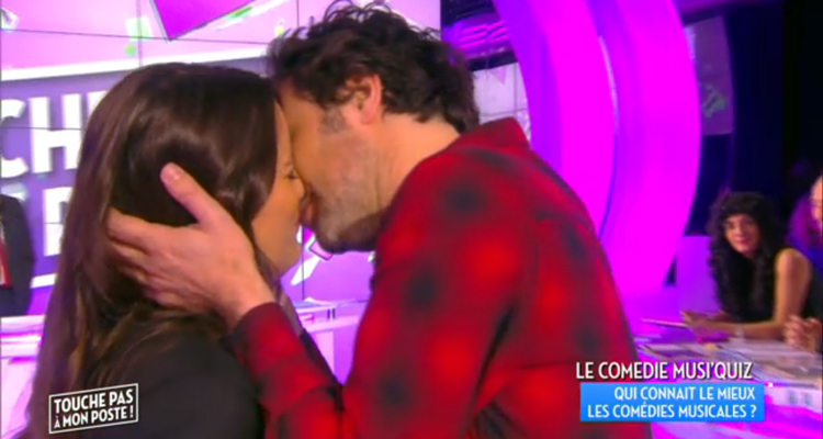 Touche pas à mon poste (D8) : 1 million de fans pour le baiser entre Christophe Carrière et Emilie Lopez