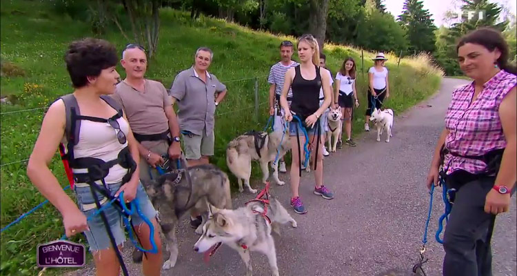 Bienvenue à l’hôtel : Après Sylvine et Thierry, Noémie et Fanny prêtes à entrer dans la compétition