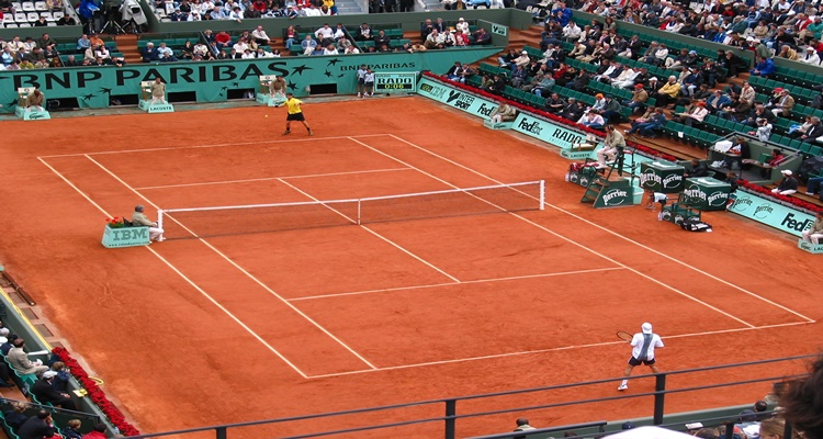 Vivement Dimanche absent, Roland Garros 2016 s’installe sur France Télévisions avec Amélie Mauresmo