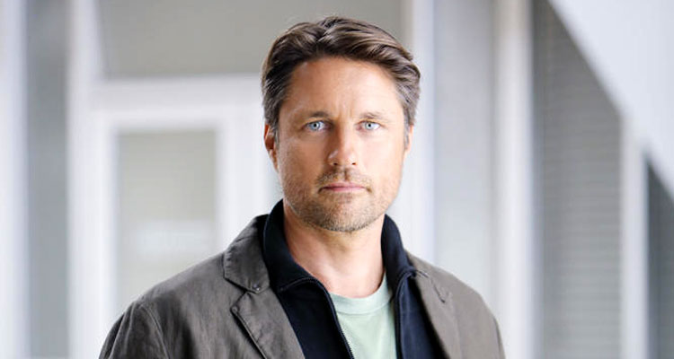 Grey’s Anatomy (saison 12) : Qui est Nathan Riggs, alias Martin Henderson, le nouveau coup de cœur de Meredith ? 