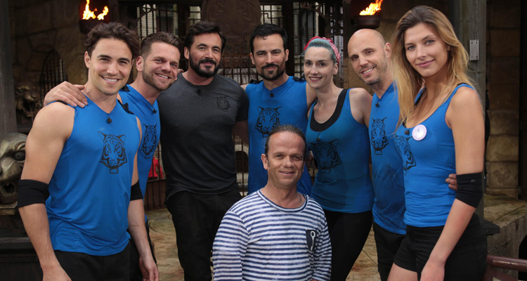 Fort Boyard 2016 : Olivier Dion, Damien Sargue, David Bàn, Anne-Sophie Girard, Keen’V et Camille Cerf pour Les Bonnes Fées