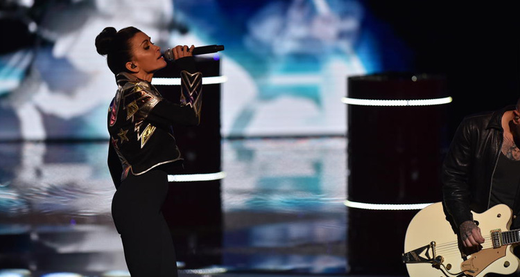 Touche pas à mon poste : après les NRJ Music Awards, Jenifer chez Cyril Hanouna