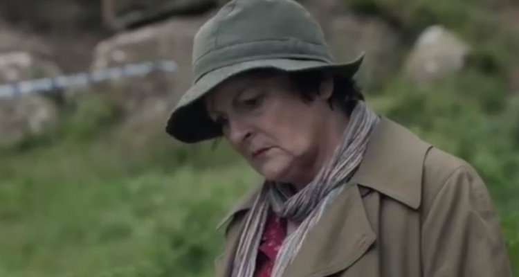 Les enquêtes de Vera (saison 6) : Vera Stanhope, destabilisée, prépare les funérailles de Bethany