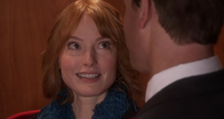 Un Père Noël pas comme les autres (TF1) : Alicia Witt (Nashville) enfile le costume du Père Noël