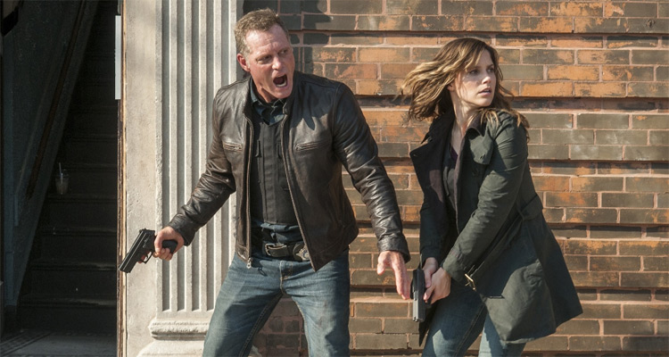 Chicago Police Department : TF1 largement leader des audiences avec Erin (Sophia Bush) et des rediffusions de la saison 2