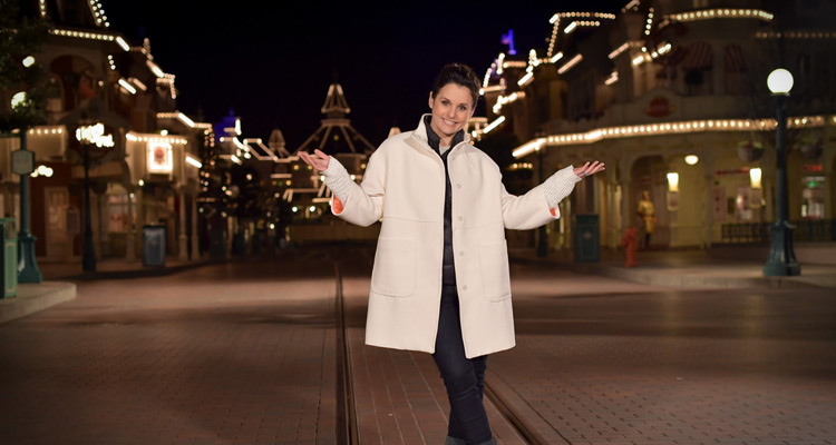 Disneyland Paris : les coulisses des 25 ans avec Faustine Bollaert