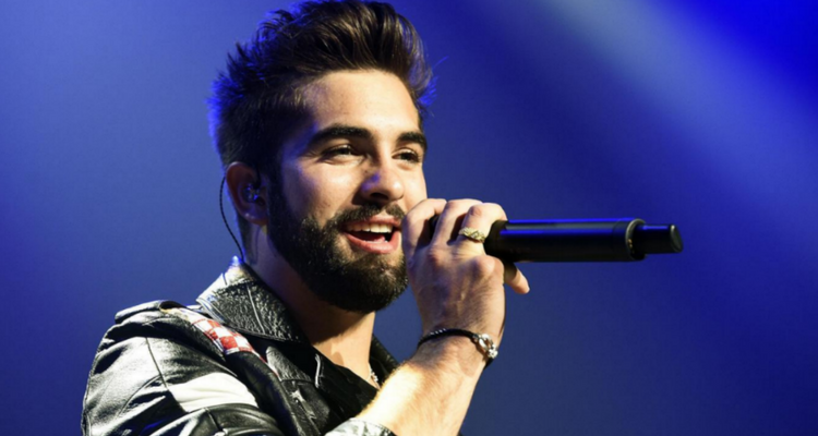 Une soirée avec Kendji Girac : de son concert à Bruxelles à sa statue au musée Grévin