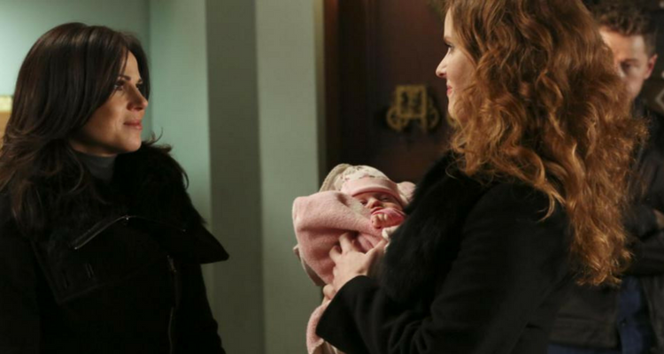 Once Upon A Time (saison 6 / spoiler) : Regina, Emma et Zelena affrontent la Fée Noire, l’épisode 17 en baisse