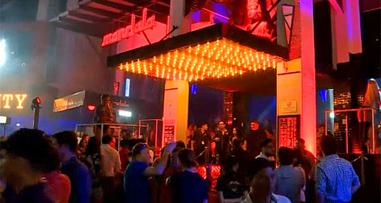Enquête exclusive : Spring Break à Cancun, les excès et la débauche des étudiants américains Enquête exclusive : Spring Break à Cancun, les excès et la débauche des étudiants américains