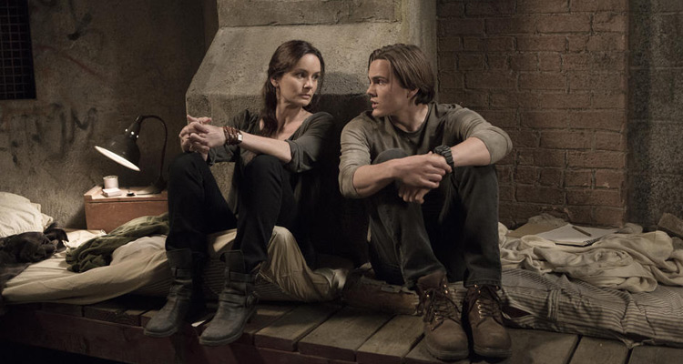 Colony : avant une saison 3, Katie et Will Bowman résistent face aux collaborateurs