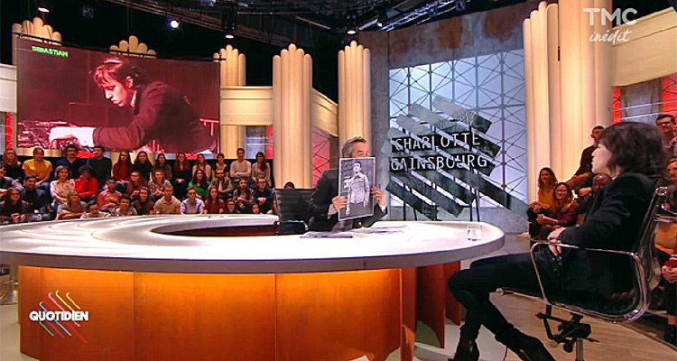 Quotidien : Yann Barthès au coude-à-coude avec TPMP malgré une hausse d’audience