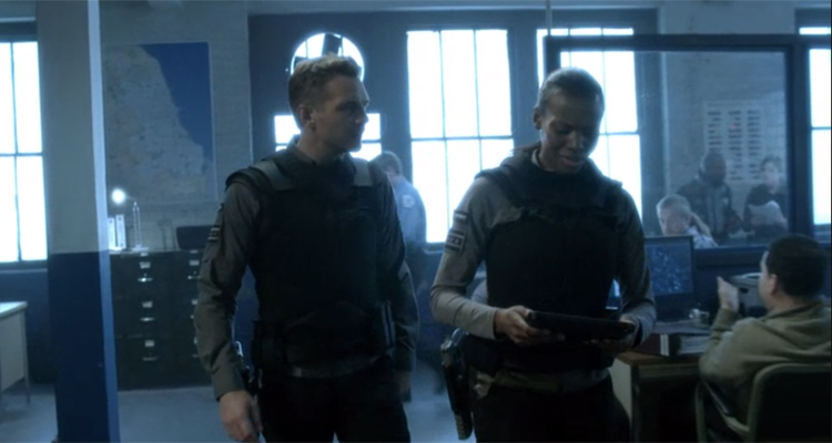 APB Alerte d’urgence (M6) : la saison 2 n’aura pas lieu, le duel final entre Gideon et le hacker DV8 APB Alerte d’urgence (M6) : la saison 2 n’aura pas lieu, le duel final entre Gideon et le hacker DV8