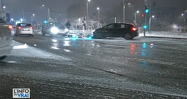 L’info du vrai : Paris bloqué par la neige, Yves Calvi et Canal+ en mal d’audience