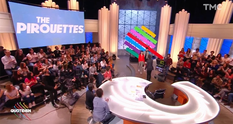 Quotidien : Caroline Roux dénonce le sexisme d’Emmanuel Macron, Yann Barthès grimpe en audience face à TPMP
