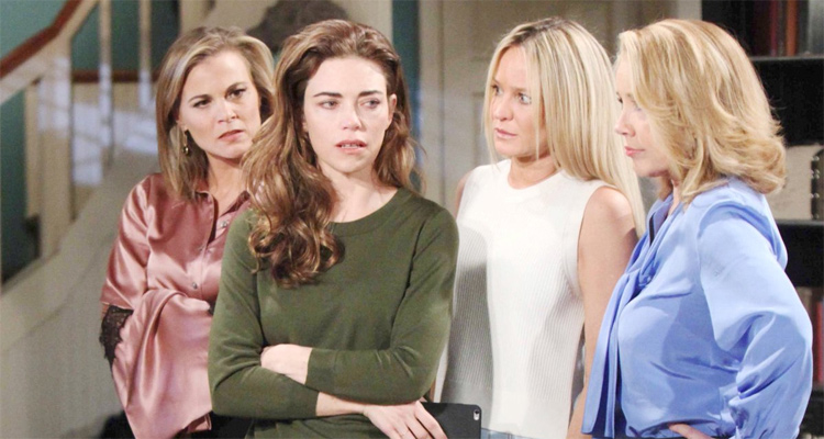 Les feux de l’amour (spoiler) : Sharon (Sharon Case), Phyllis (Gina Tognoni) et Victoria (Amelia Heinle) liées à tout jamais par un meurtre Les feux de l’amour (spoiler) : Sharon (Sharon Case), Phyllis (Gina Tognoni) et Victoria (Amelia Heinle) liées à tout jamais par un meurtre